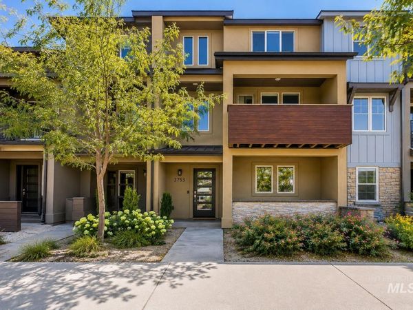 3755 E Parkcenter, Boise, ID 83716