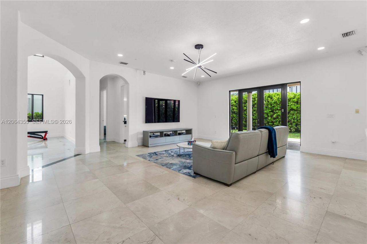 7965 SW 195th St, Cutler Bay, FL 33157 Photo