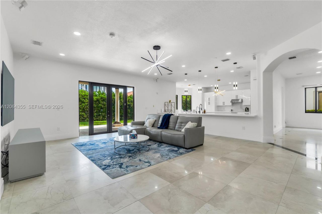 7965 SW 195th St, Cutler Bay, FL 33157 Photo