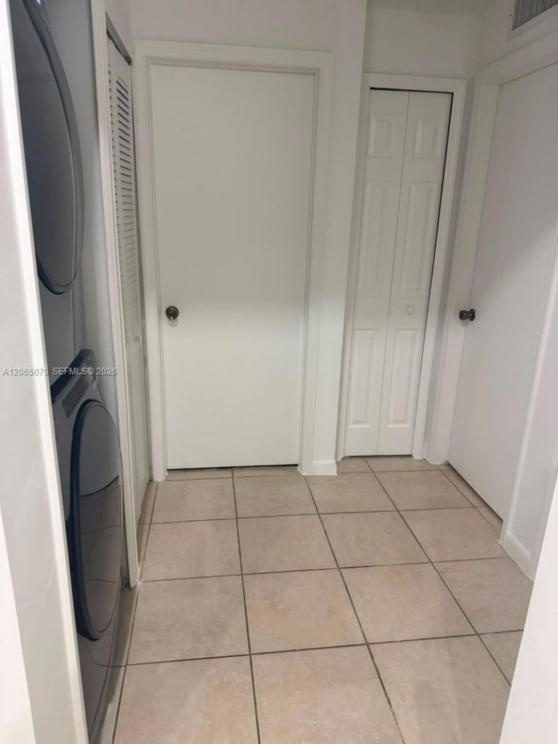 945 NE 33rd Ter, Unit 201, Homestead, FL 33033 Photo
