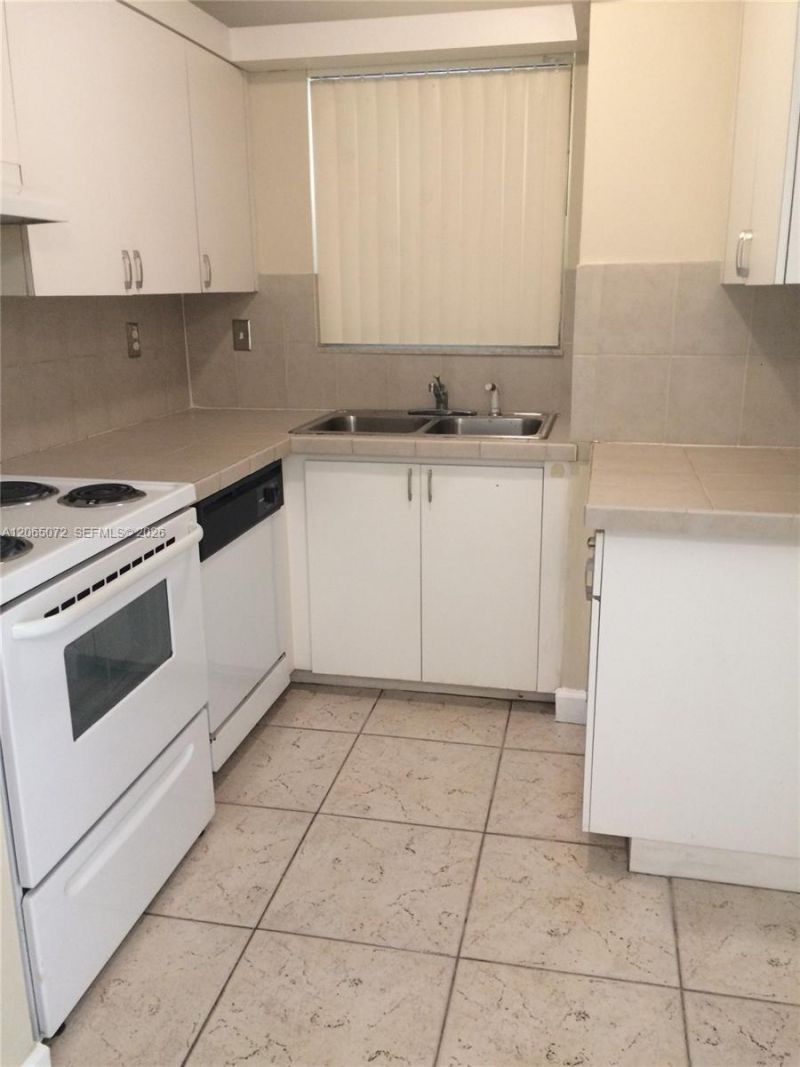 8810 Fontainebleau Blvd , Unit 209, Miami, FL 33172 Photo