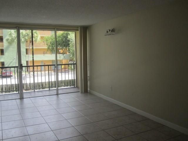 8810 Fontainebleau Blvd , Unit 209, Miami, FL 33172 Photo