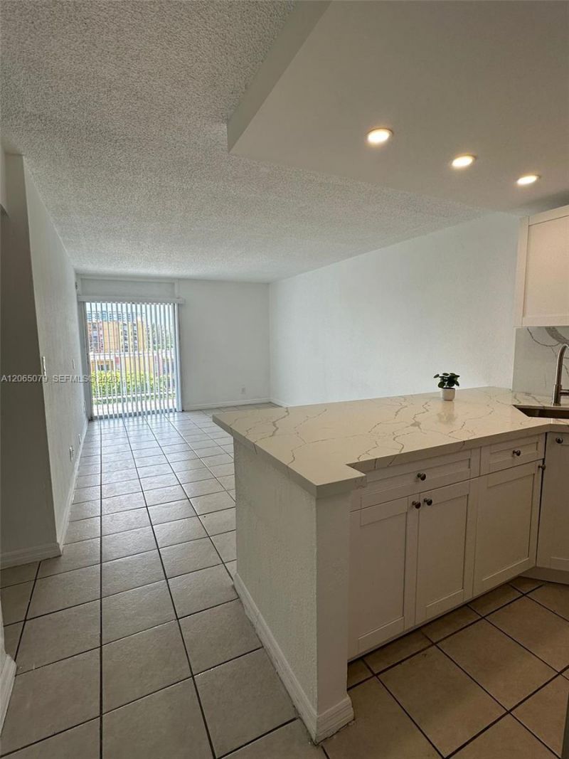 801 NW 47th Ave, Unit 608W, Miami, FL 33126 Photo