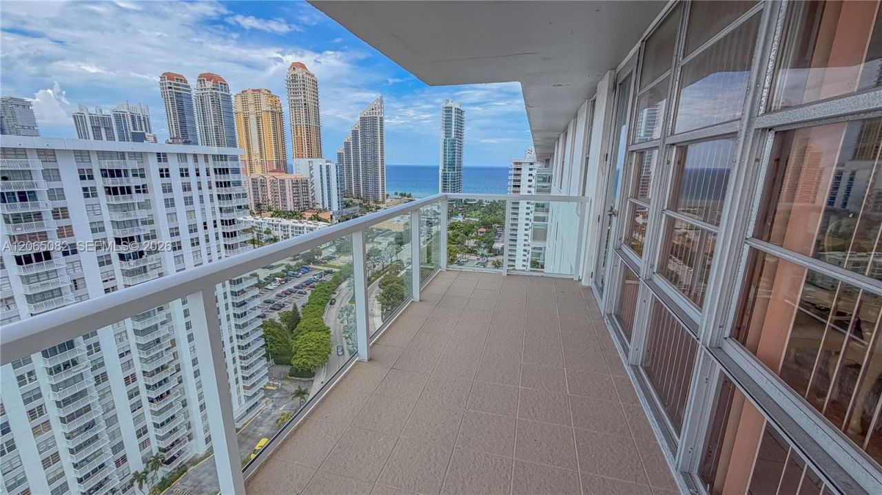 230 174th St , Unit 2412, Sunny Isles Beach, FL 33160 Photo
