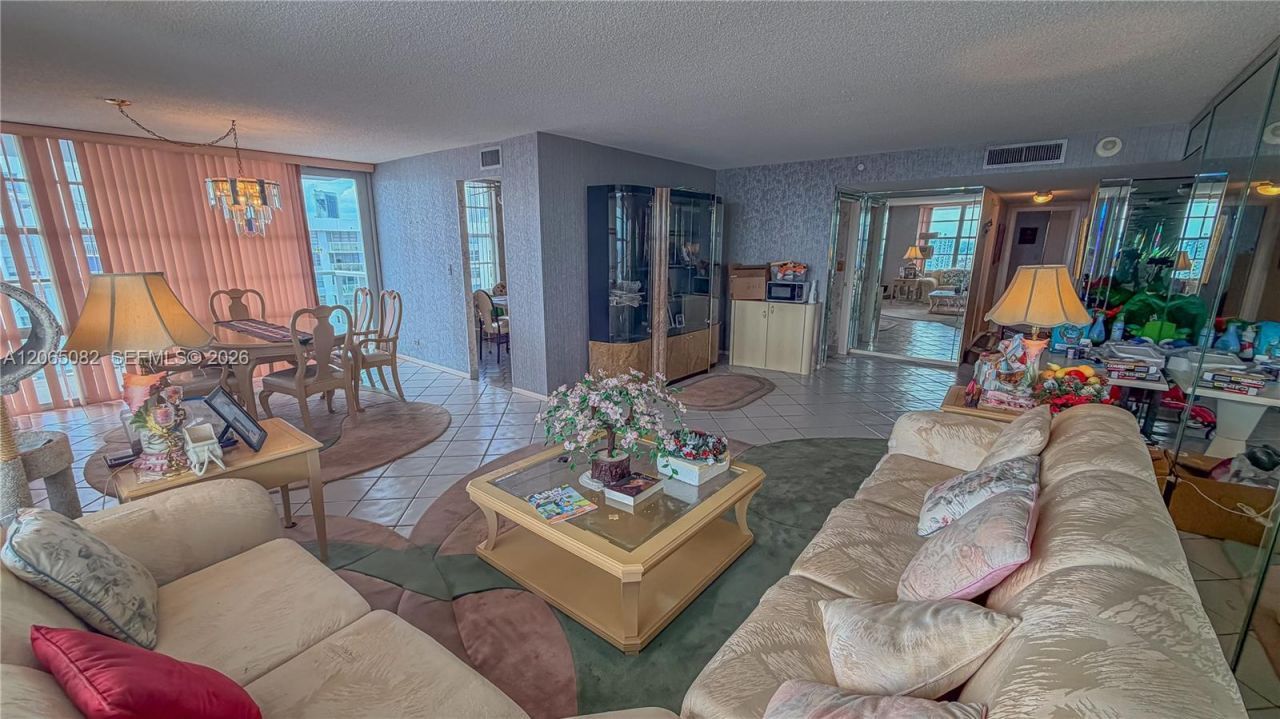 230 174th St , Unit 2412, Sunny Isles Beach, FL 33160 Photo