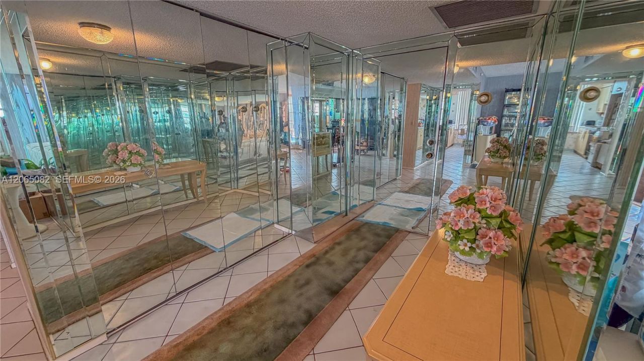 230 174th St , Unit 2412, Sunny Isles Beach, FL 33160 Photo