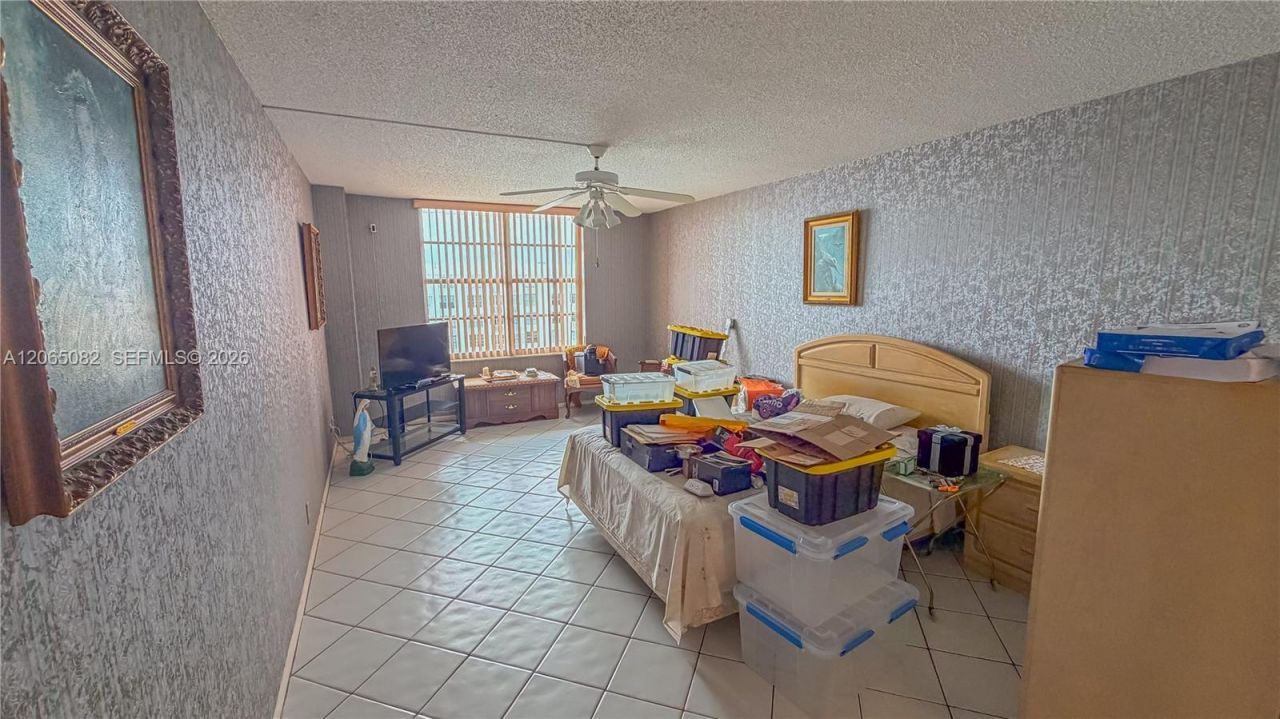 230 174th St , Unit 2412, Sunny Isles Beach, FL 33160 Photo