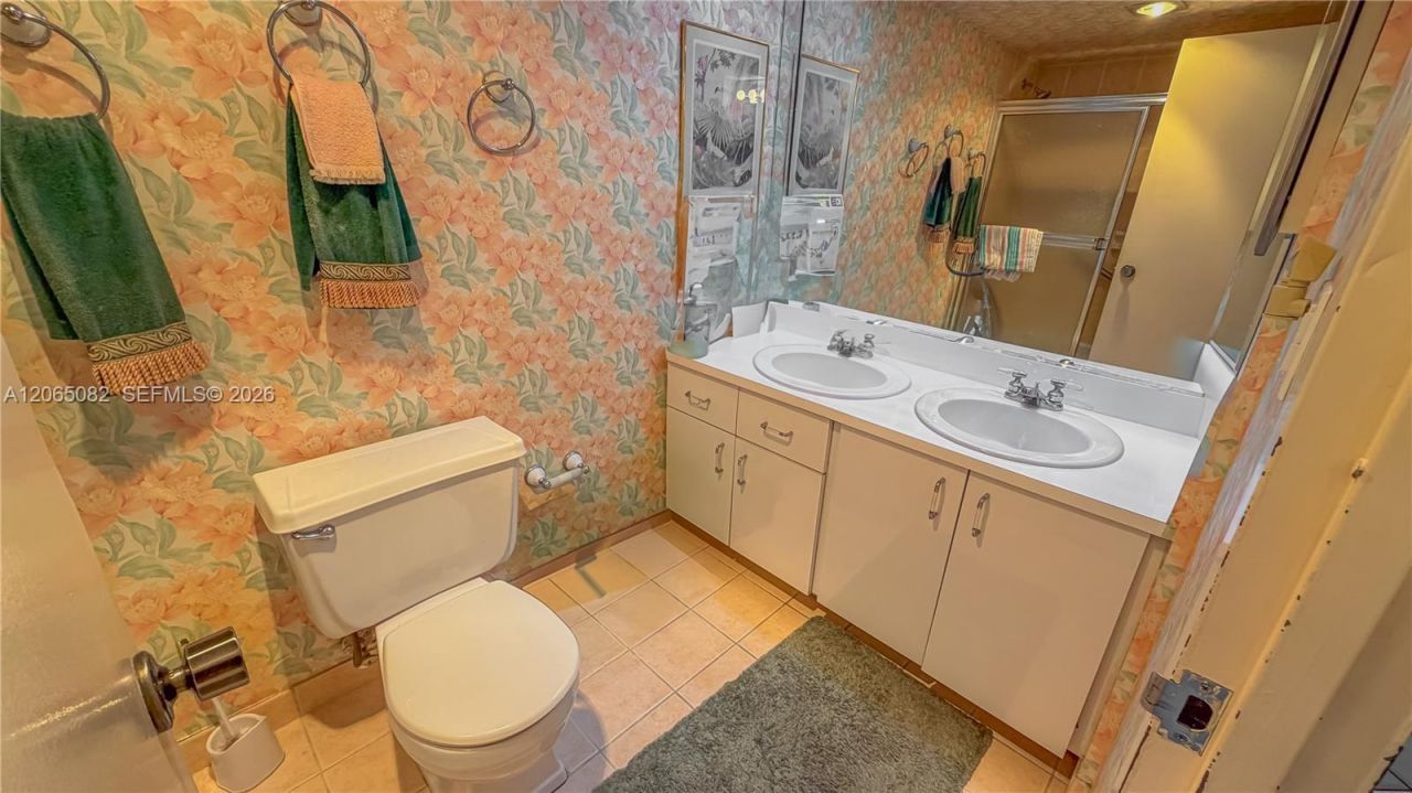 230 174th St , Unit 2412, Sunny Isles Beach, FL 33160 Photo