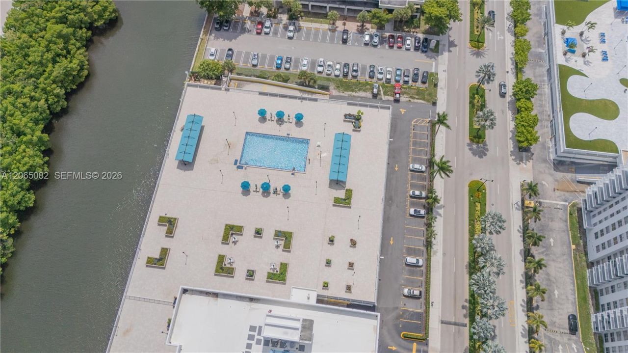 230 174th St , Unit 2412, Sunny Isles Beach, FL 33160 Photo