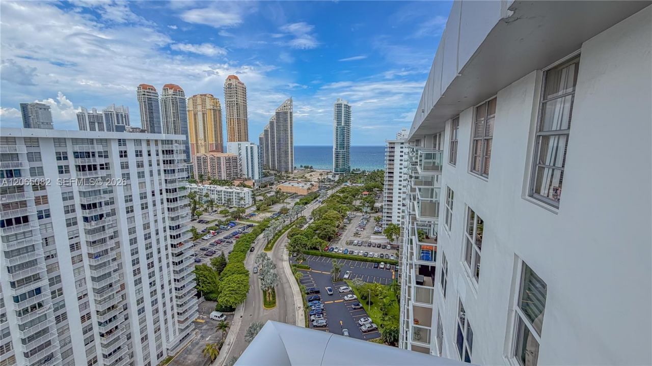 230 174th St , Unit 2412, Sunny Isles Beach, FL 33160 Photo