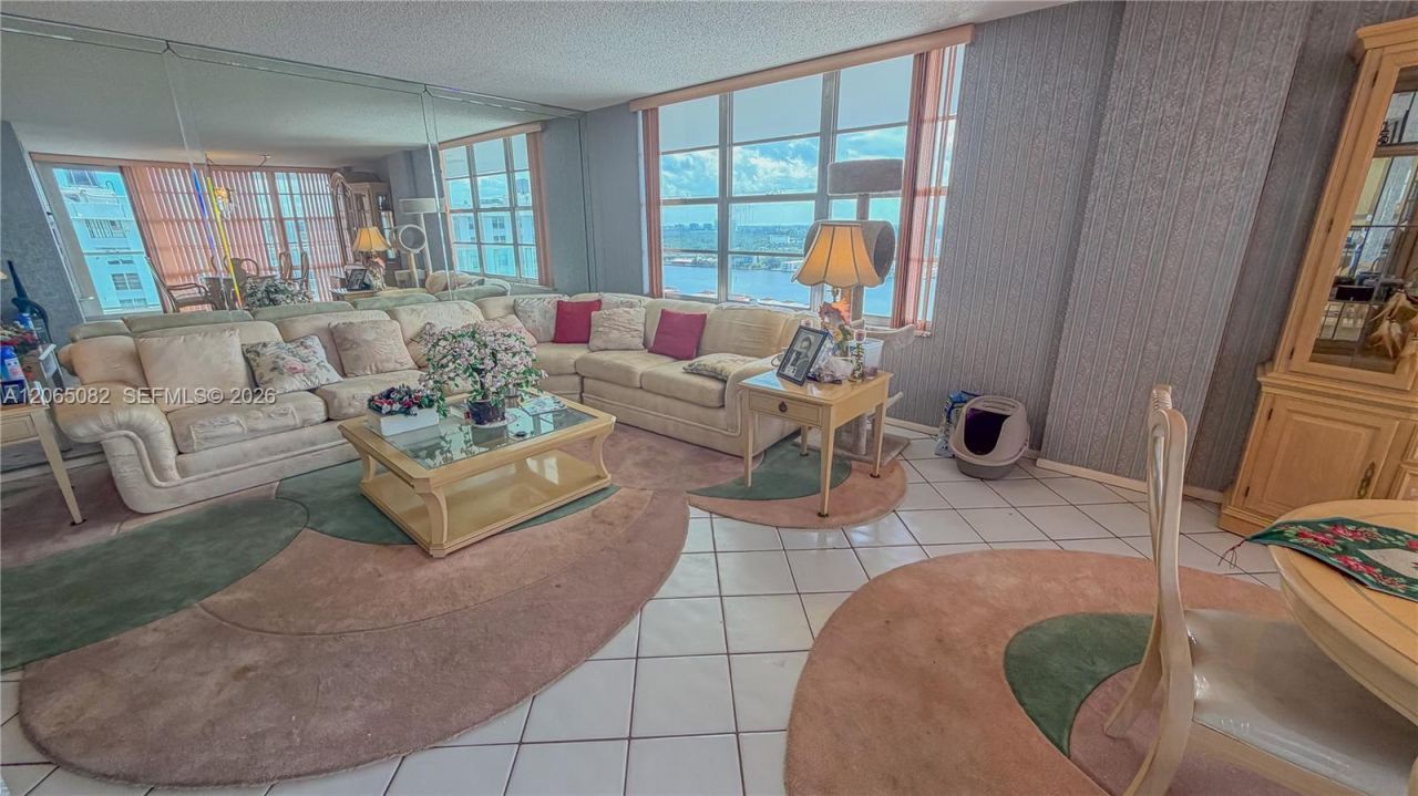 230 174th St , Unit 2412, Sunny Isles Beach, FL 33160 Photo