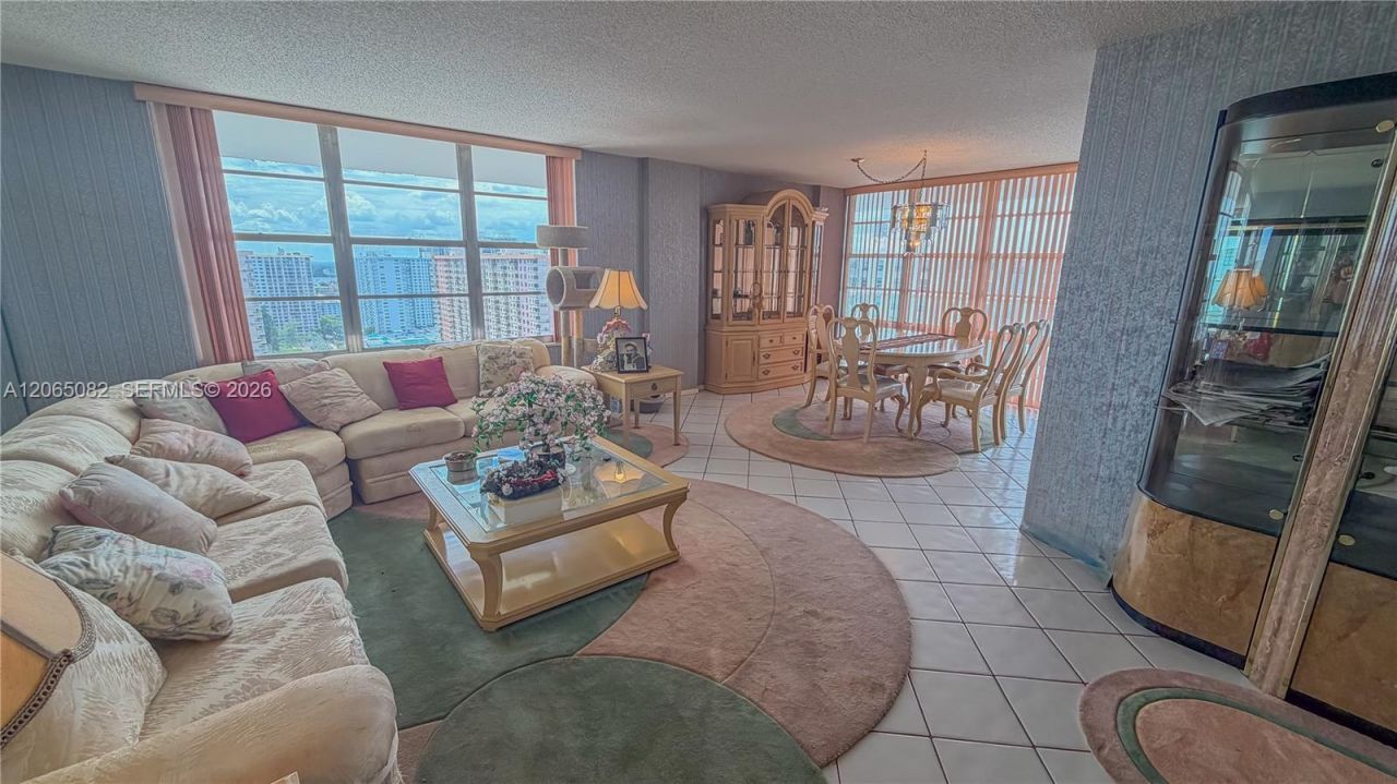 230 174th St , Unit 2412, Sunny Isles Beach, FL 33160 Photo