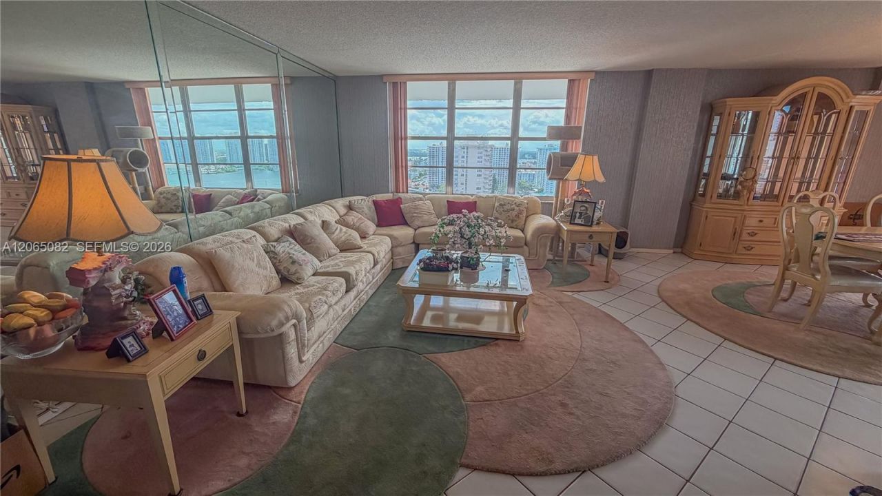 230 174th St , Unit 2412, Sunny Isles Beach, FL 33160 Photo