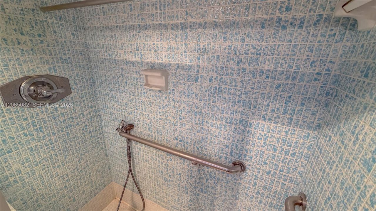 230 174th St , Unit 2412, Sunny Isles Beach, FL 33160 Photo