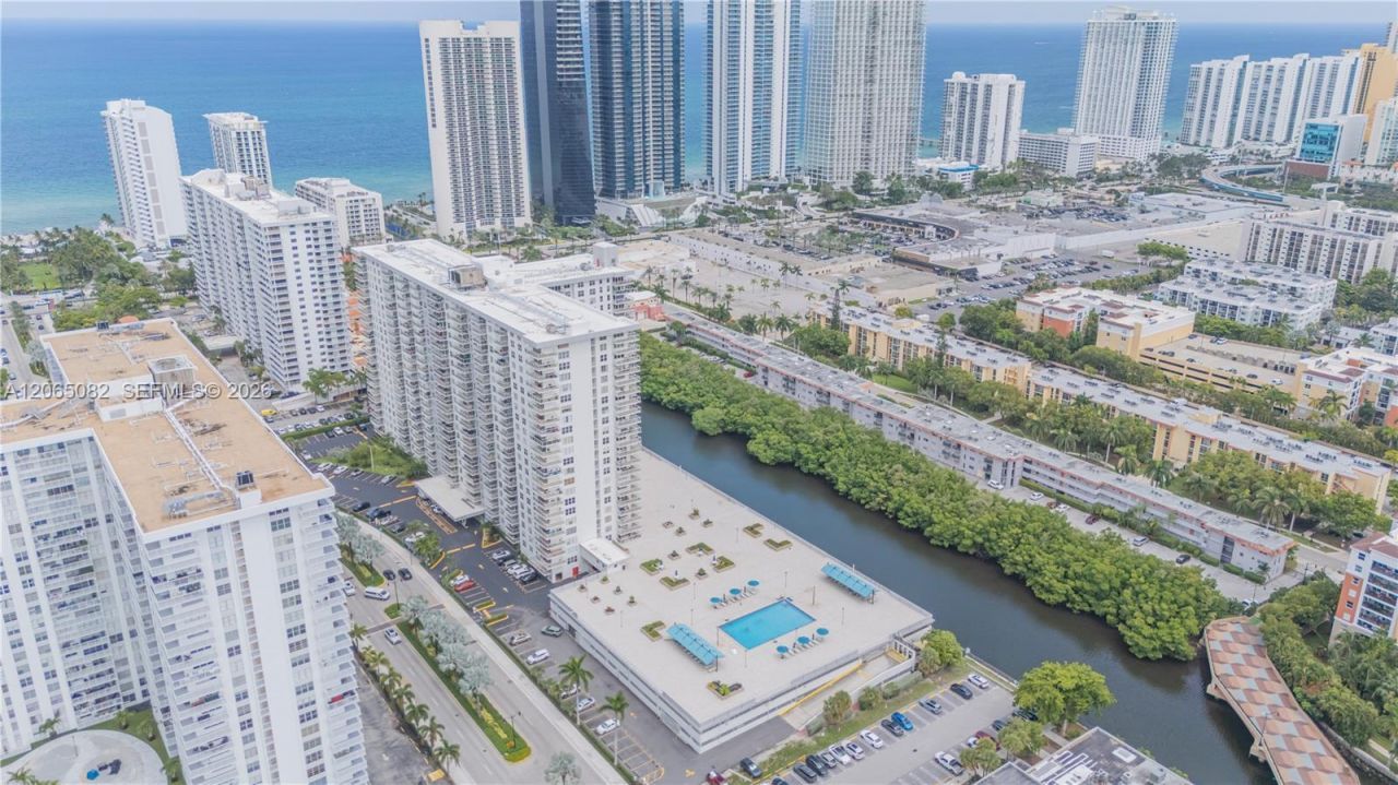 230 174th St , Unit 2412, Sunny Isles Beach, FL 33160 Photo