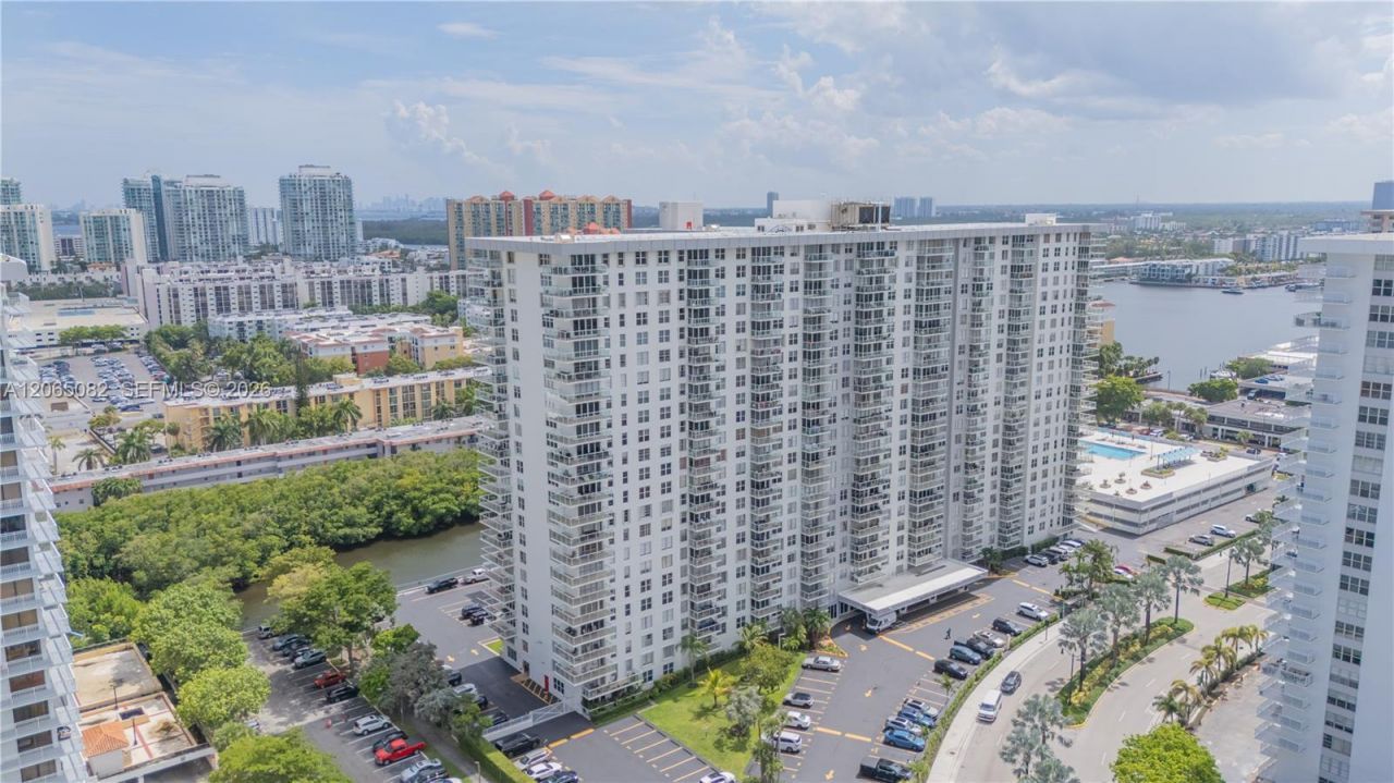 230 174th St , Unit 2412, Sunny Isles Beach, FL 33160 Photo