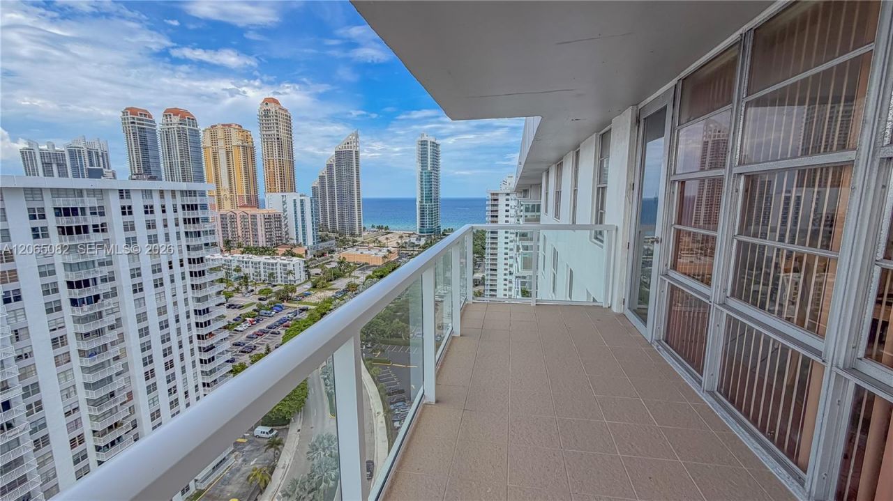 230 174th St , Unit 2412, Sunny Isles Beach, FL 33160 Photo