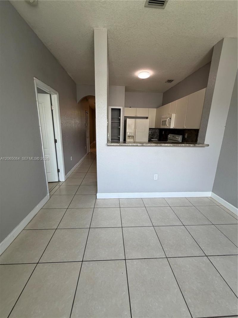 7130 NW 177th St, Unit 207-8, Hialeah, FL 33015 Photo