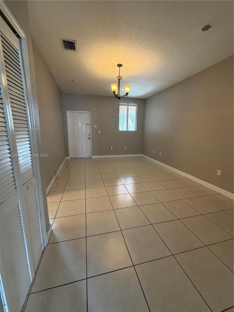 7130 NW 177th St, Unit 207-8, Hialeah, FL 33015 Photo