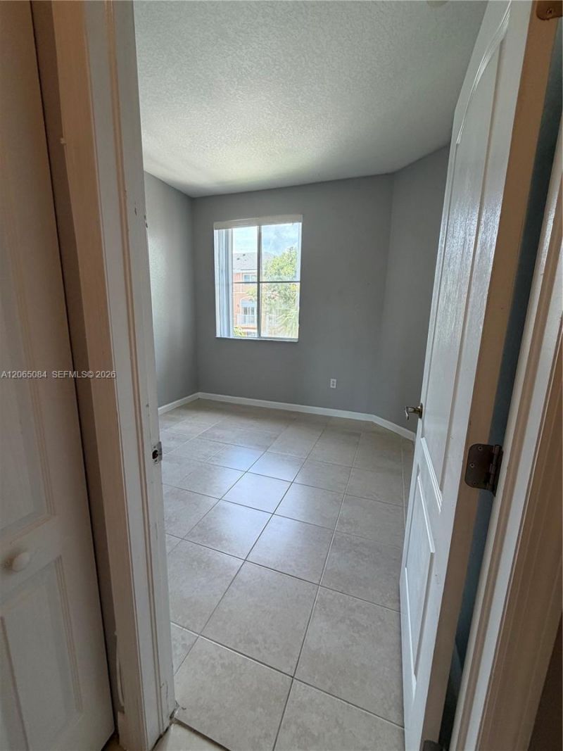 7130 NW 177th St, Unit 207-8, Hialeah, FL 33015 Photo