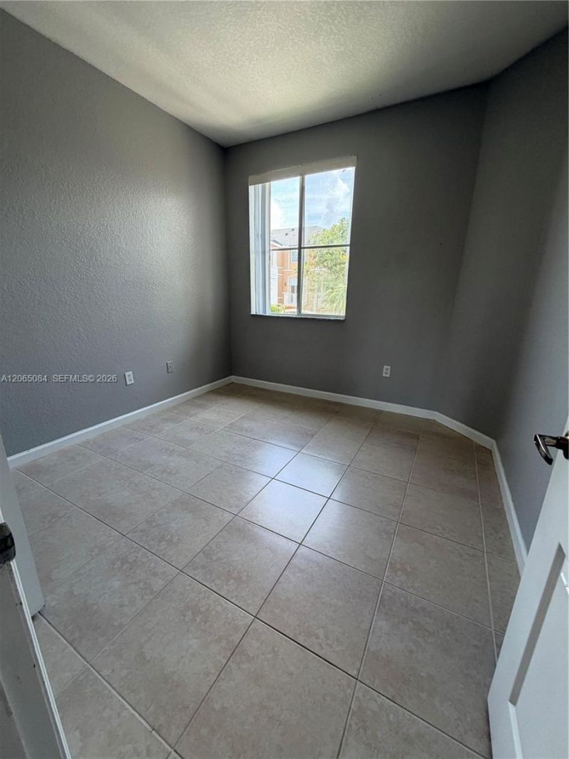 7130 NW 177th St, Unit 207-8, Hialeah, FL 33015 Photo