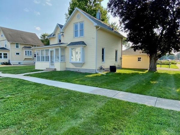 321 N 3Rd Street, Sheffield, IA 50475