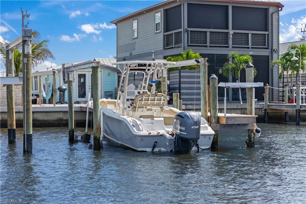 4278 Pine Island Rd Nw, Matlacha, FL 33993 Photo