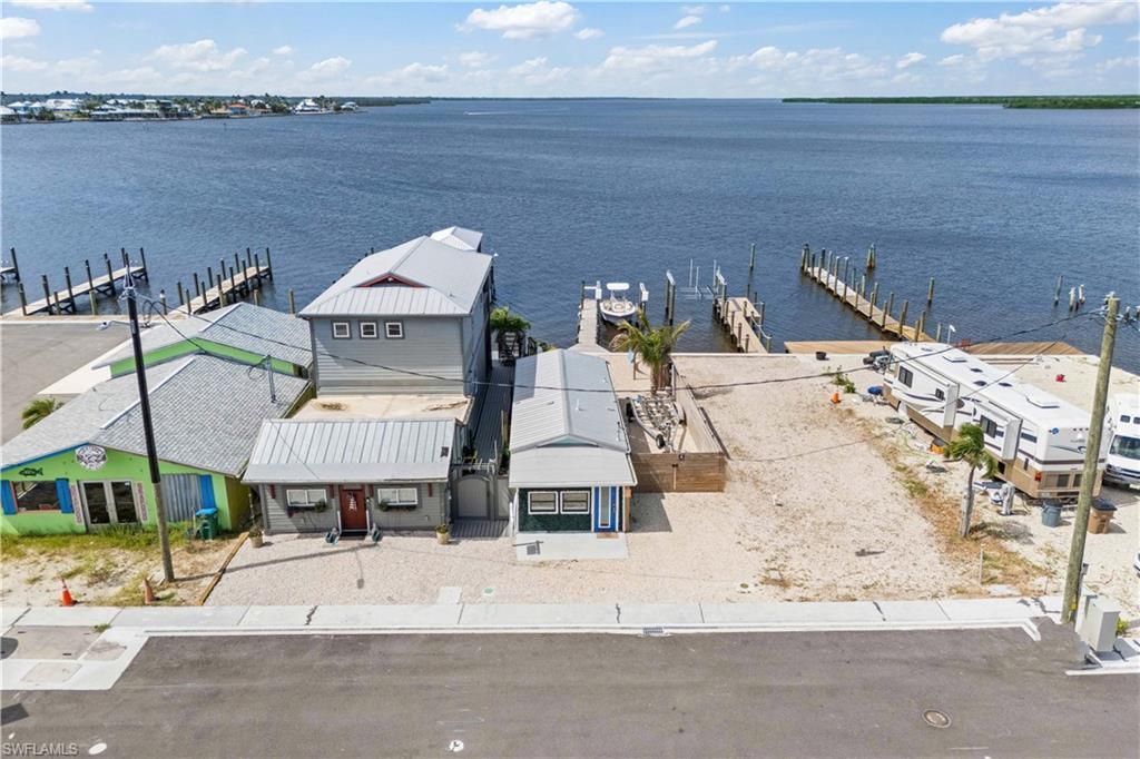 4278 Pine Island Rd Nw, Matlacha, FL 33993 Photo