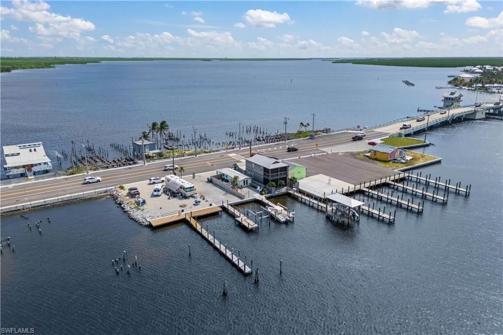 4278 Pine Island Rd Nw, Matlacha, FL 33993 Photo
