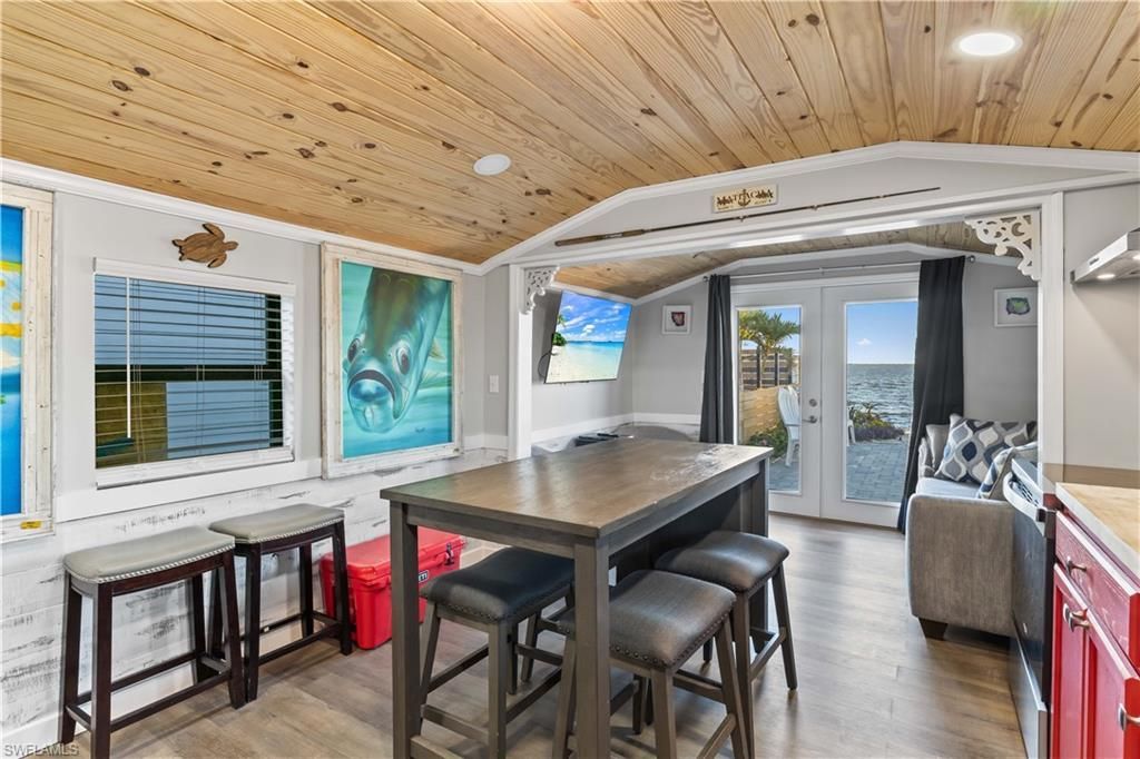 4278 Pine Island Rd Nw, Matlacha, FL 33993 Photo