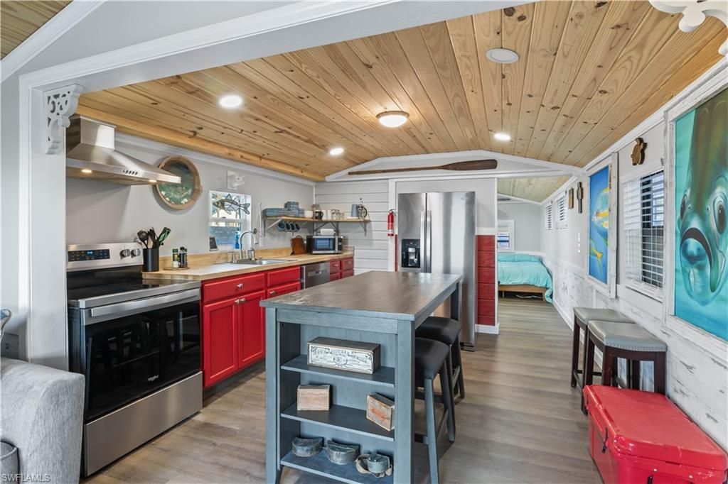 4278 Pine Island Rd Nw, Matlacha, FL 33993 Photo