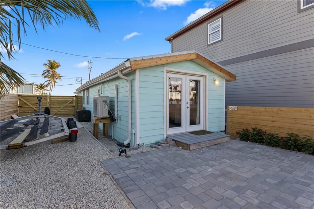 4278 Pine Island Rd Nw, Matlacha, FL 33993 Photo