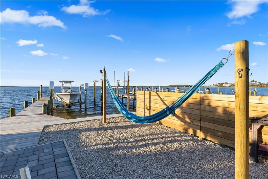 4278 Pine Island Rd Nw, Matlacha, FL 33993 Photo