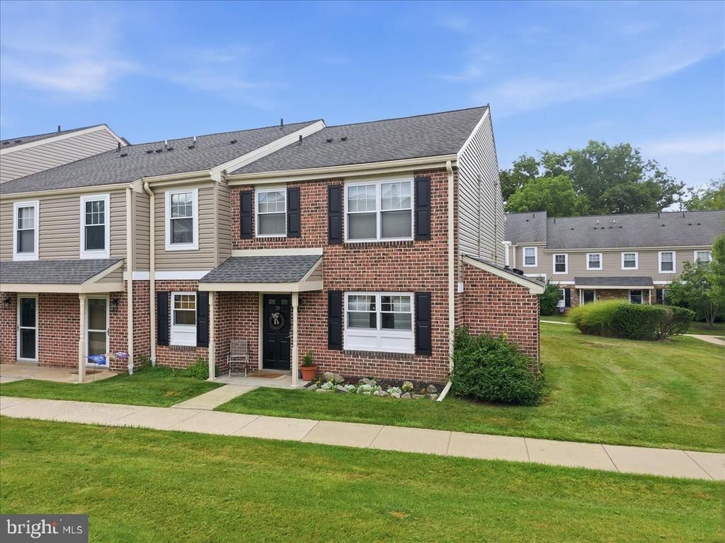 29 BARCLAY , BLUE BELL, PA 19422