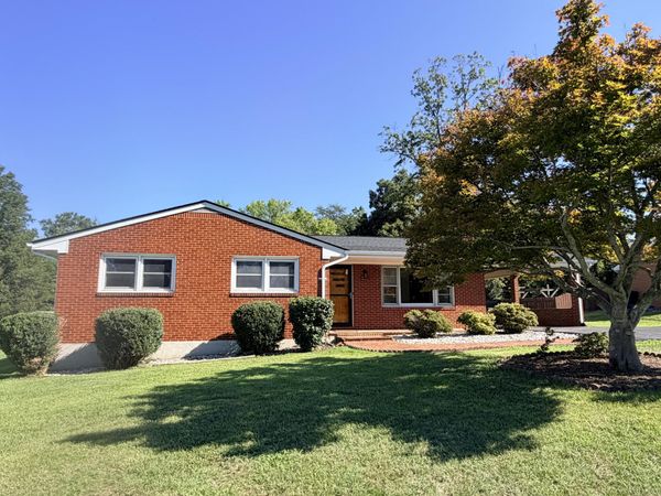 311 Woodmere DR , Vinton, VA 24179