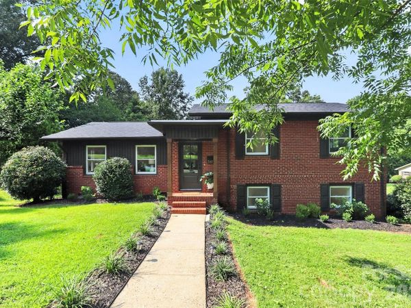 3617 Woodleaf Road, Charlotte, NC 28205