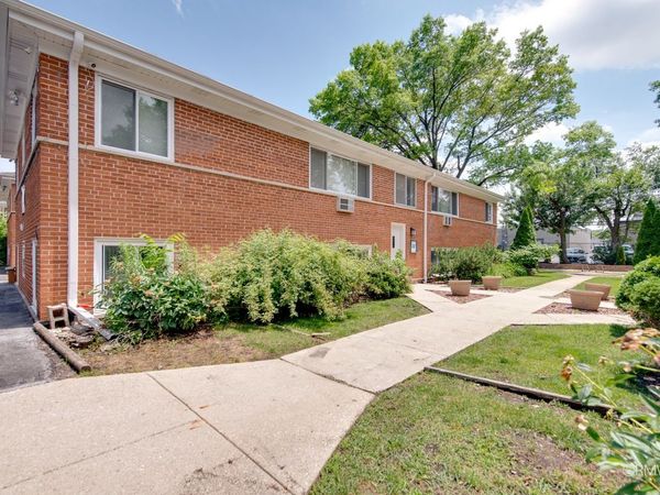 32 N Main Street , Unit 1N, Glen Ellyn, IL 60137