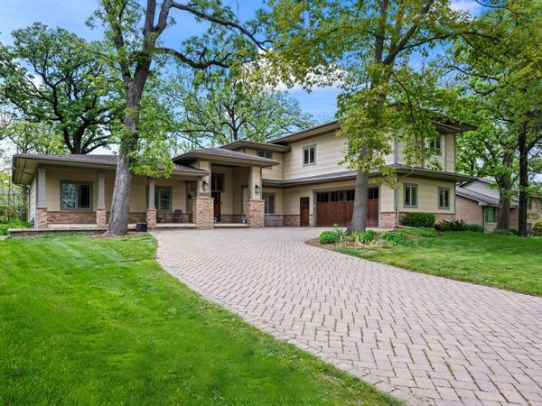 23W212 Blackcherry Lane , Glen Ellyn, IL 60137