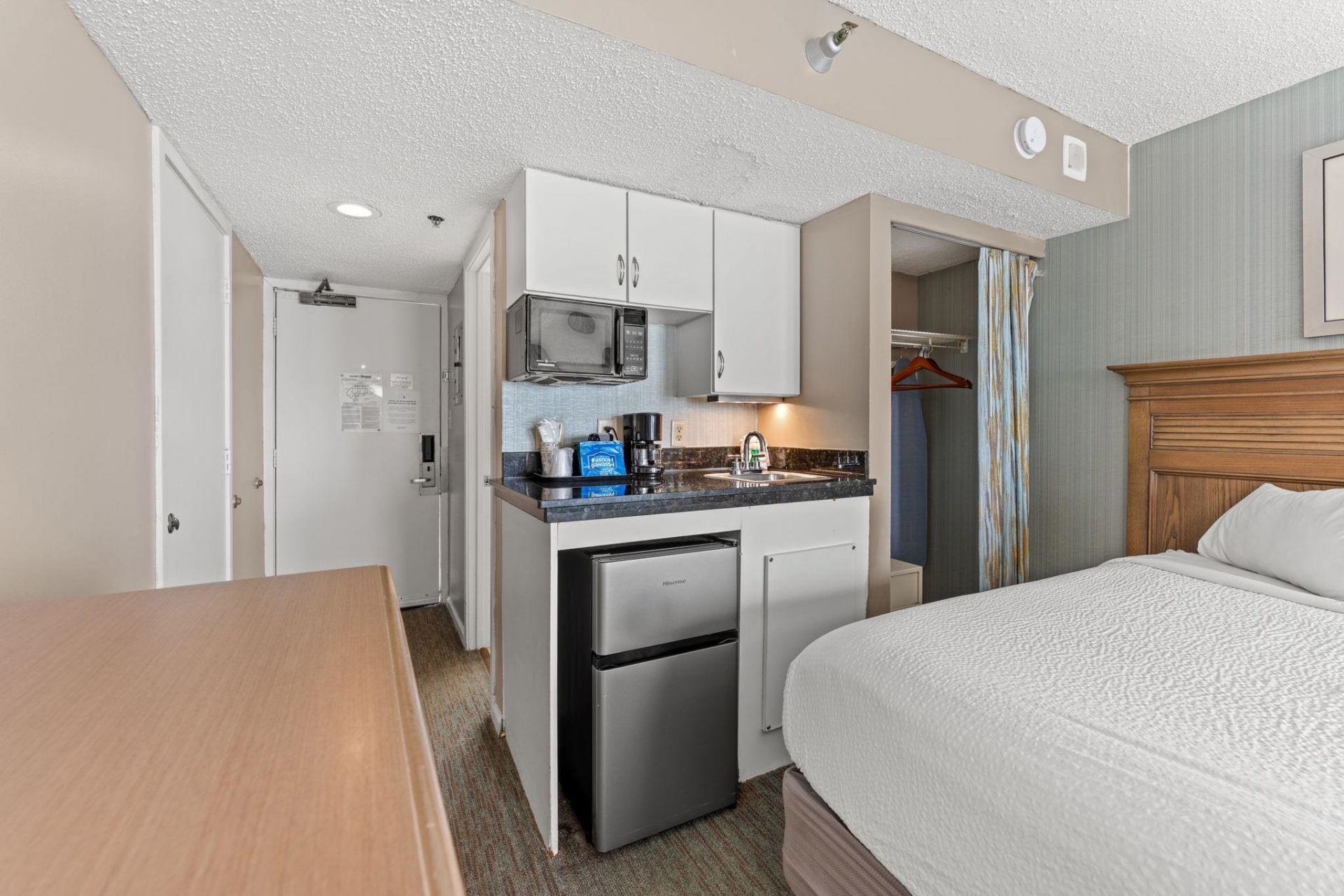 2701 N Ocean Blvd. Photo 6