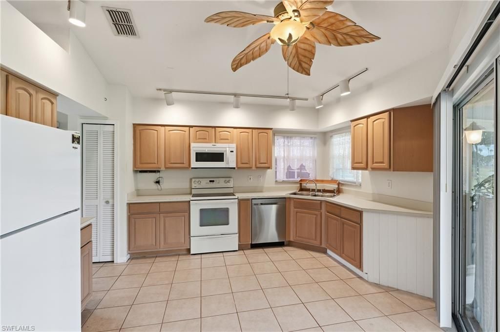 20918 Country Barn Dr, Estero, FL 33928 Photo
