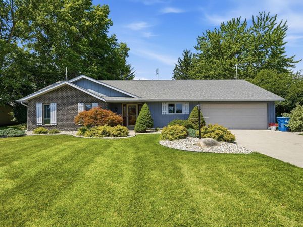 11401 Roberts Road, Harlan, IN 46743
