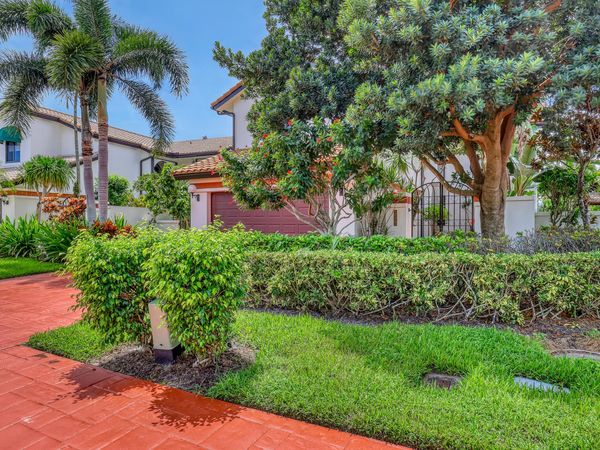 6532 Via Rosa, Boca Raton, FL 33433