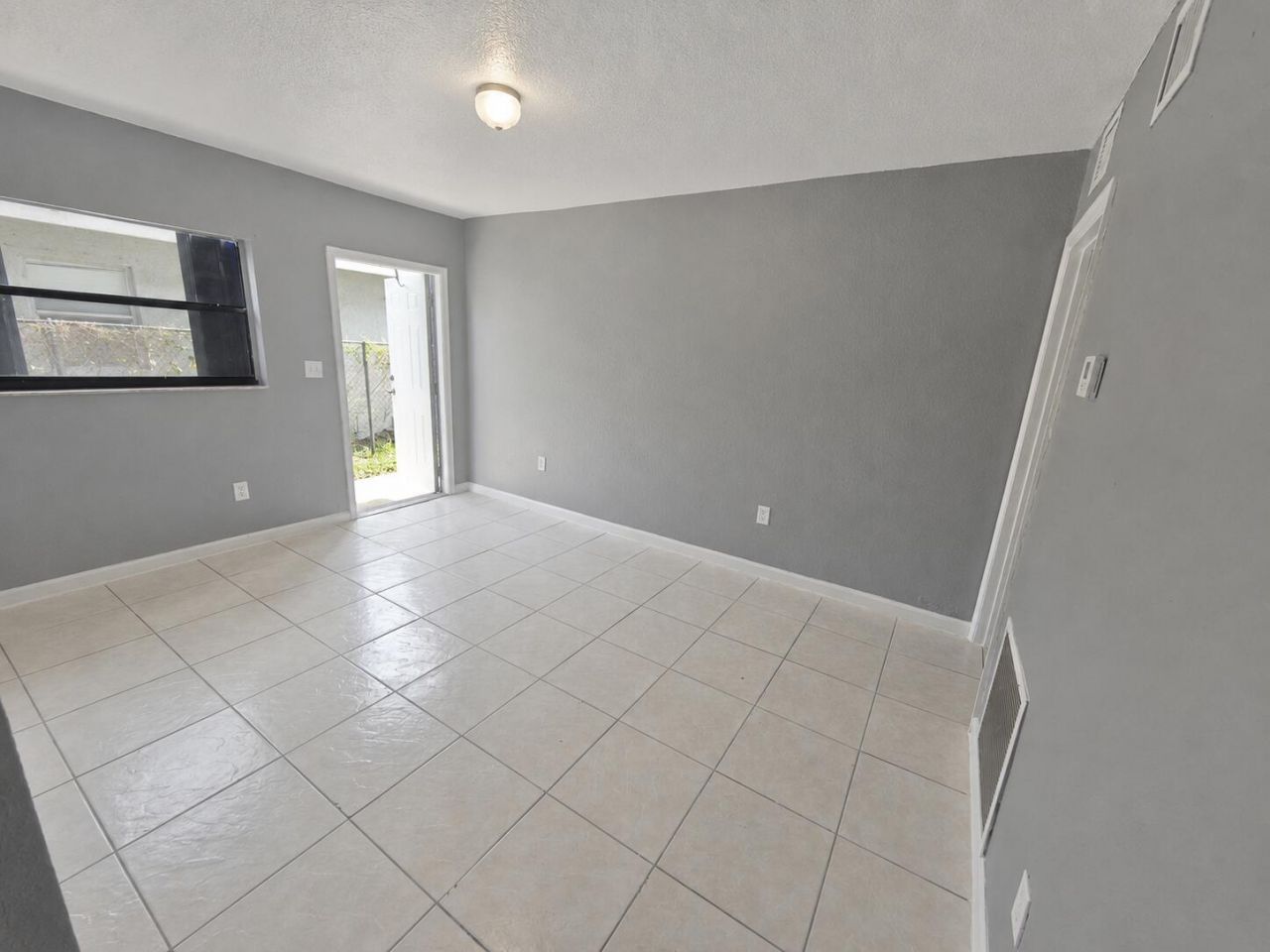 421 NW 7th Terrace, Unit 4, Fort Lauderdale, FL 33311 Photo
