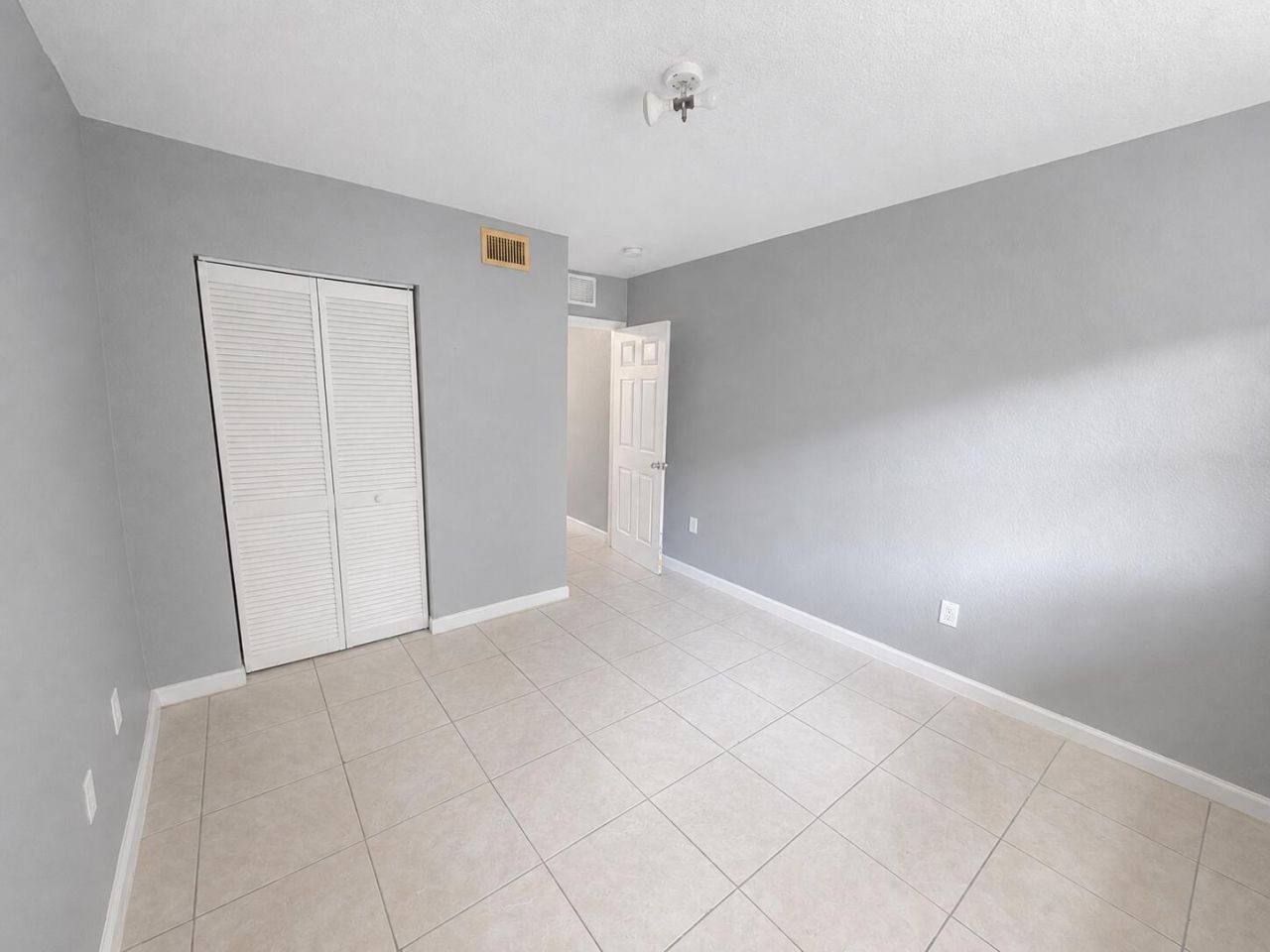 421 NW 7th Terrace, Unit 4, Fort Lauderdale, FL 33311 Photo