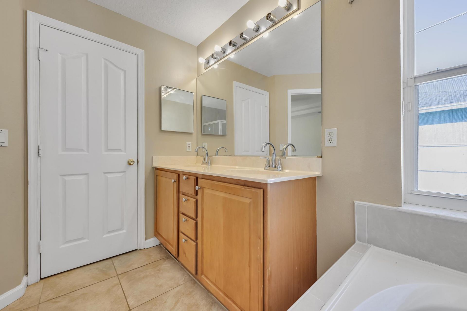 5075 NW Egret Avenue, Port Saint Lucie, FL 34983 Photo