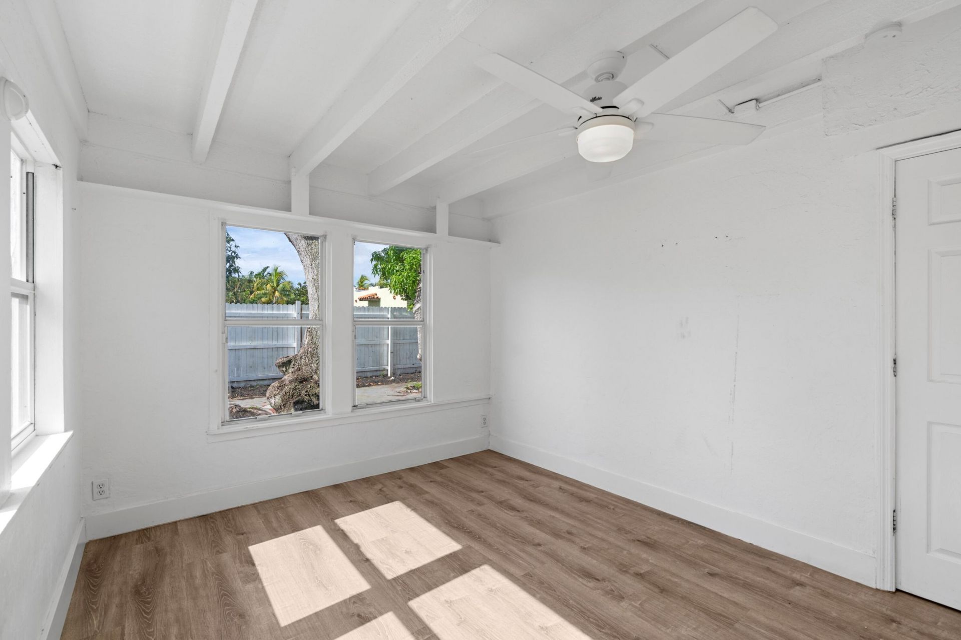 526 38th Street, West Palm Beach, FL 33407 Photo