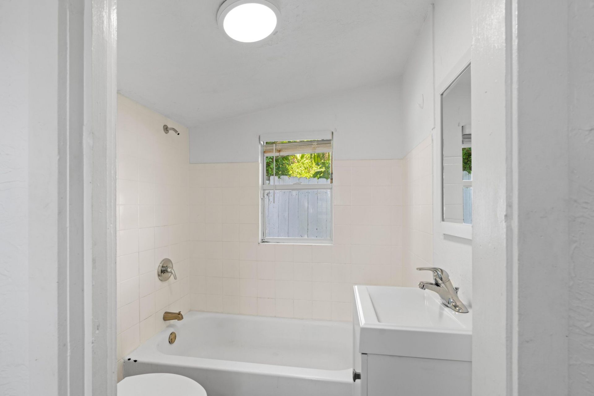 526 38th Street, West Palm Beach, FL 33407 Photo