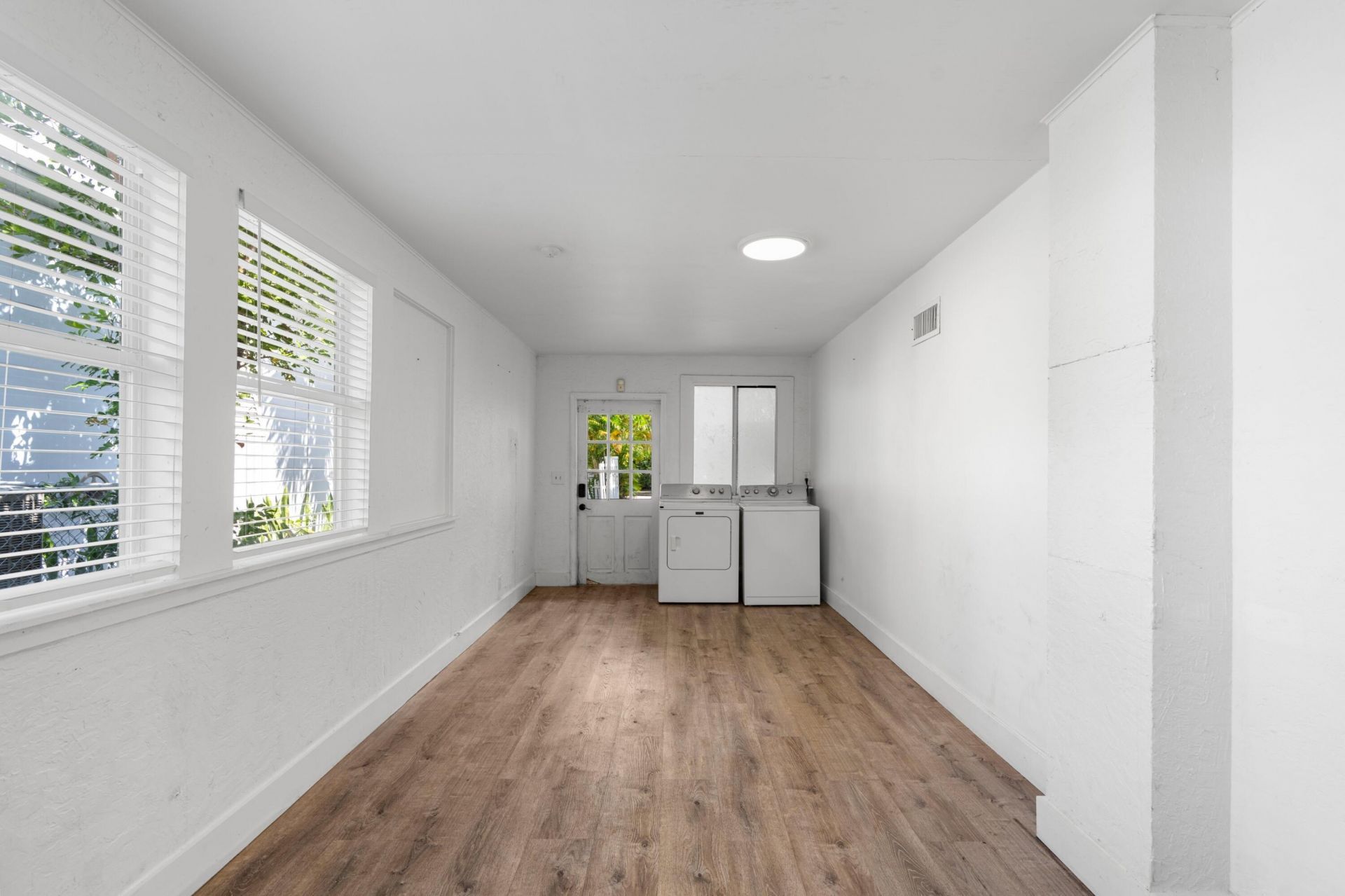 526 38th Street, West Palm Beach, FL 33407 Photo