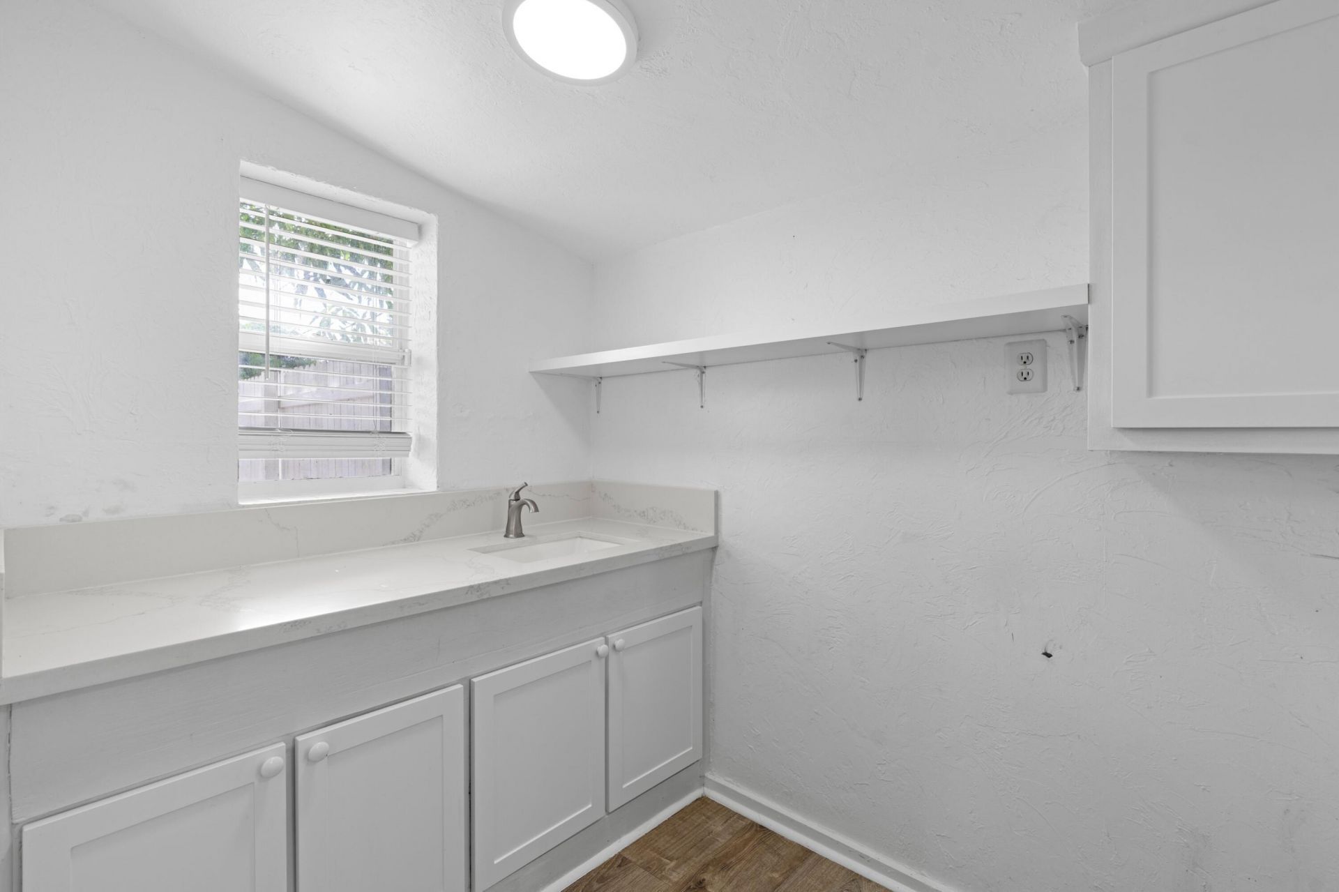 526 38th Street, West Palm Beach, FL 33407 Photo