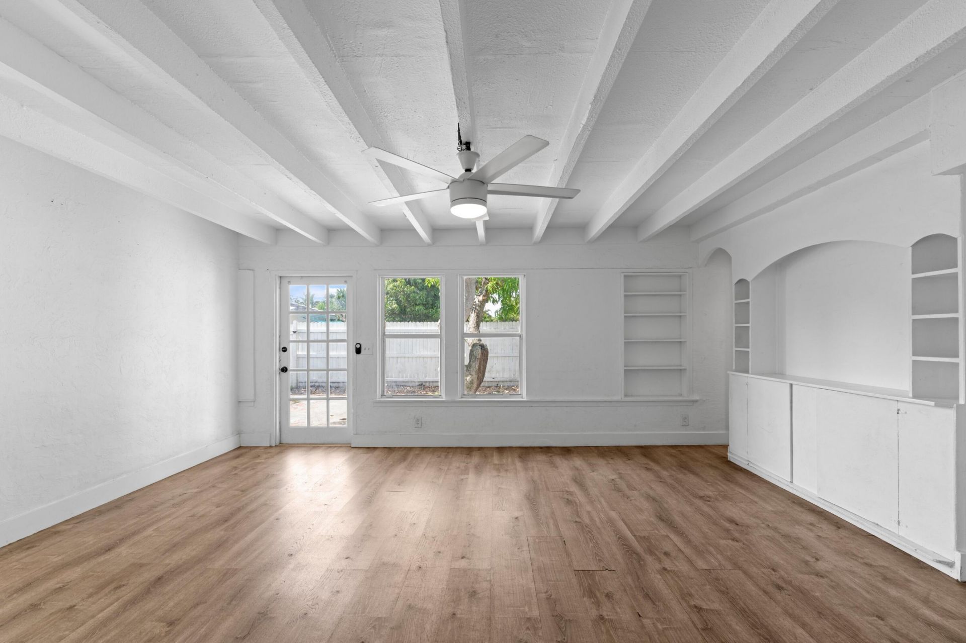 526 38th Street, West Palm Beach, FL 33407 Photo